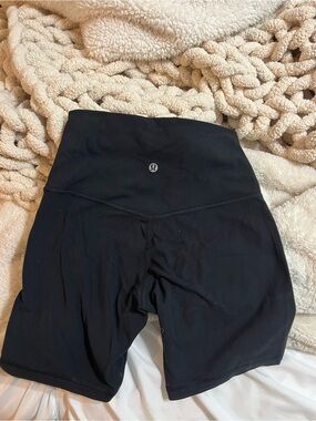 lululemon athletica High-Rise Black Women’s Workout Shorts 6’ inseam
